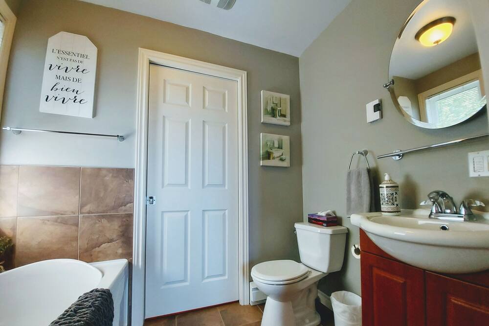 Photo of Bathroom in Petite-Riviere-Saint-Francois