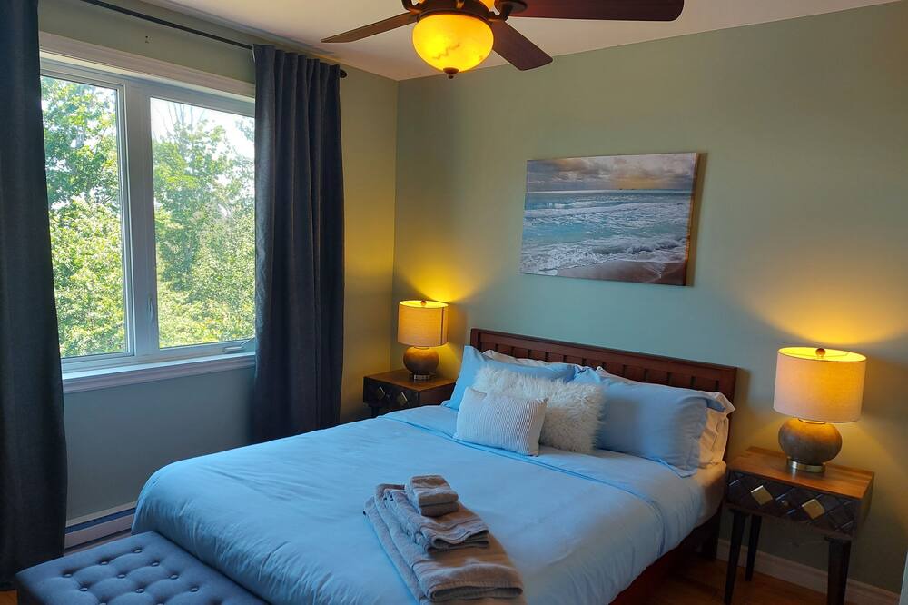 Photo of Bedroom in Petite-Riviere-Saint-Francois