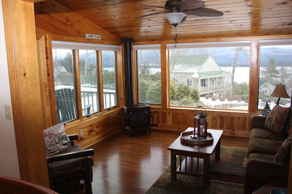 Photo of Livingroom in Lake George