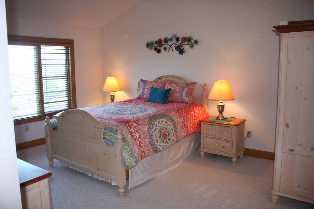 Photo of Bedroom in Lake George