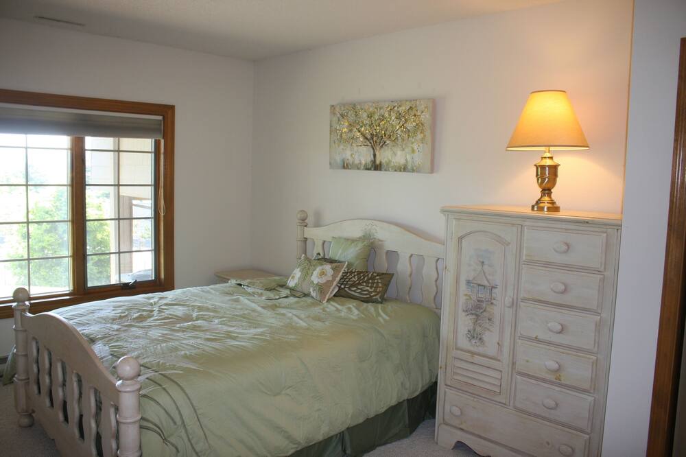 Photo of Bedroom in Lake George