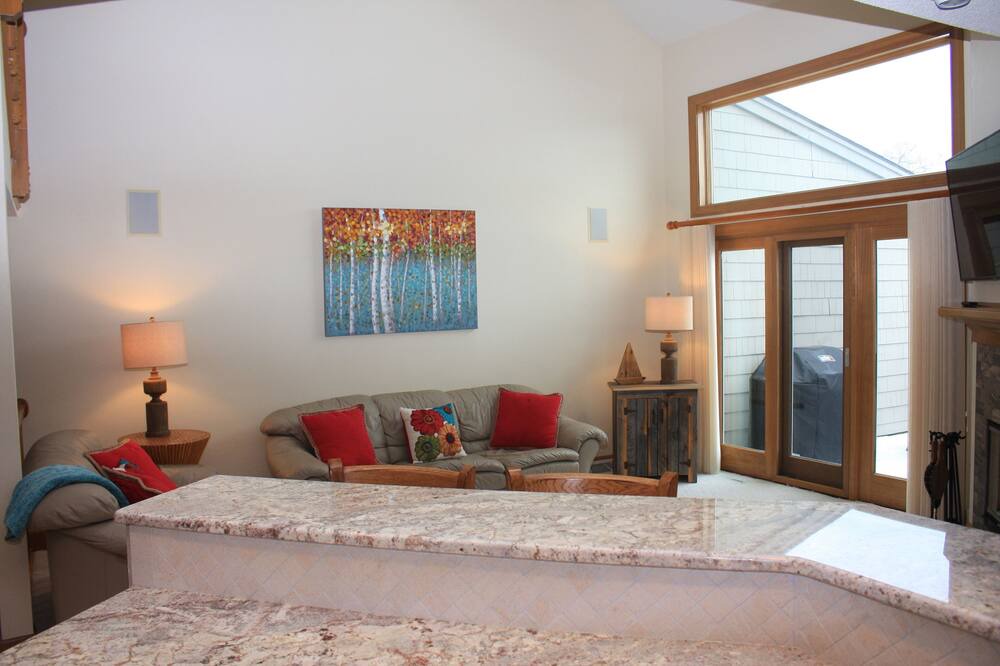 Photo of Livingroom in Lake George
