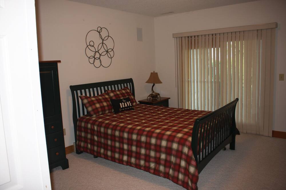 Photo of Bedroom in Lake George