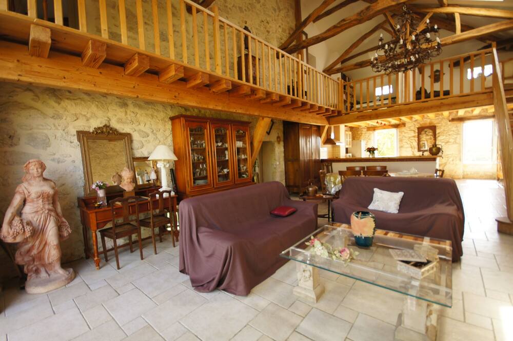 Photo of Livingroom in Castelnau-sur-l'Auvignon