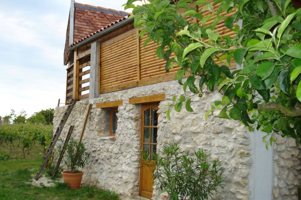 Photo of Outdoor in Castelnau-sur-l'Auvignon