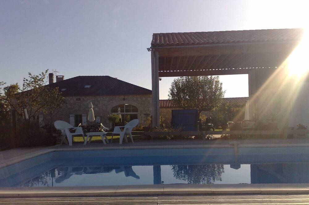 Photo of Outdoor in Castelnau-sur-l'Auvignon
