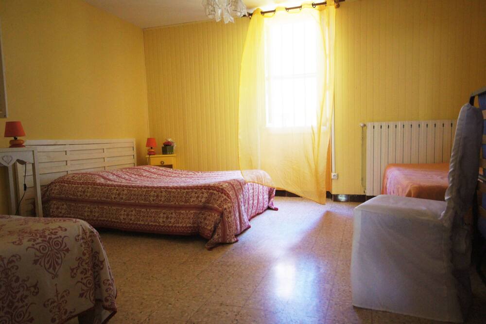 Photo of Others in Castelnau-sur-l'Auvignon