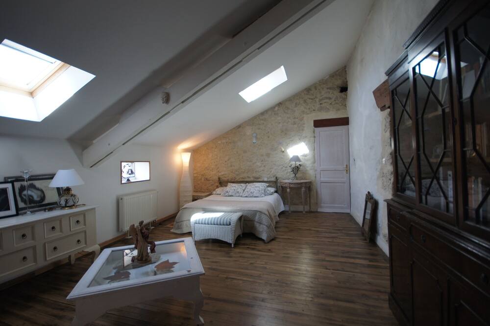 Photo of Others in Castelnau-sur-l'Auvignon