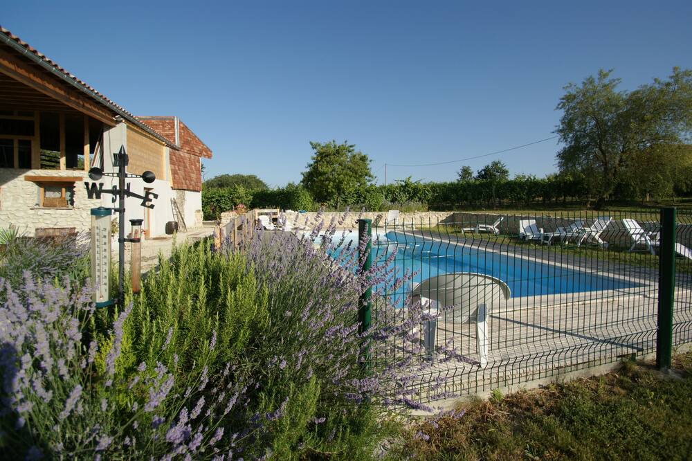 Photo of Outdoor in Castelnau-sur-l'Auvignon