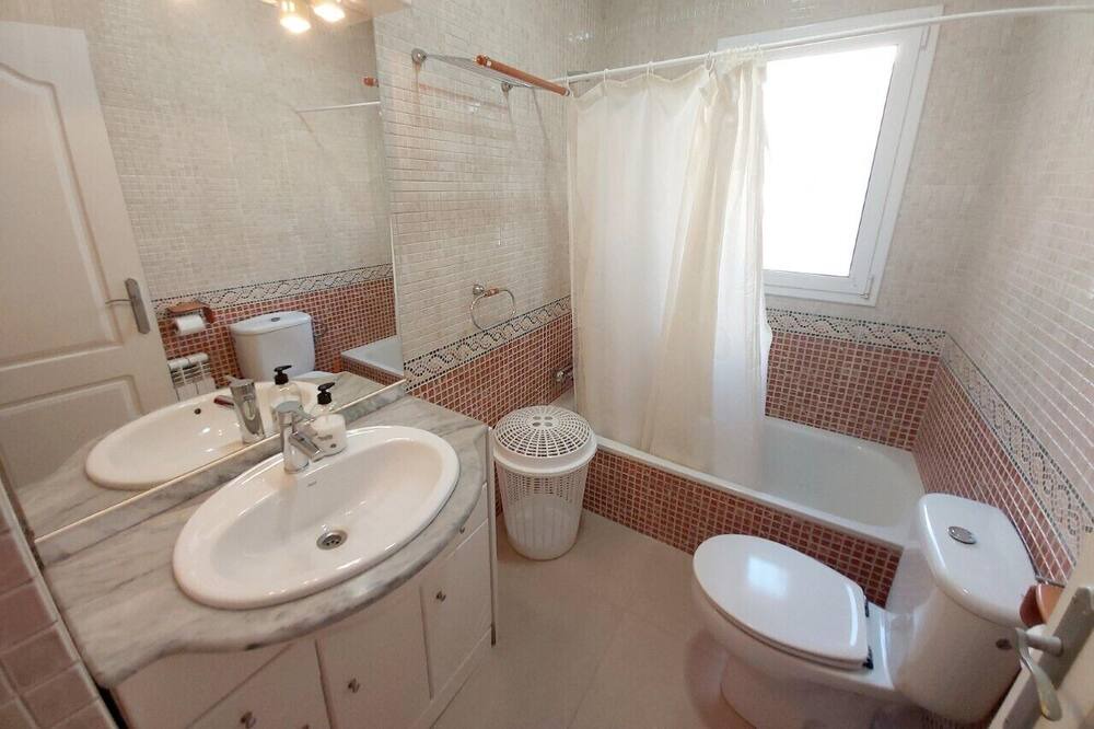 Photo of Bathroom in L Almadrava