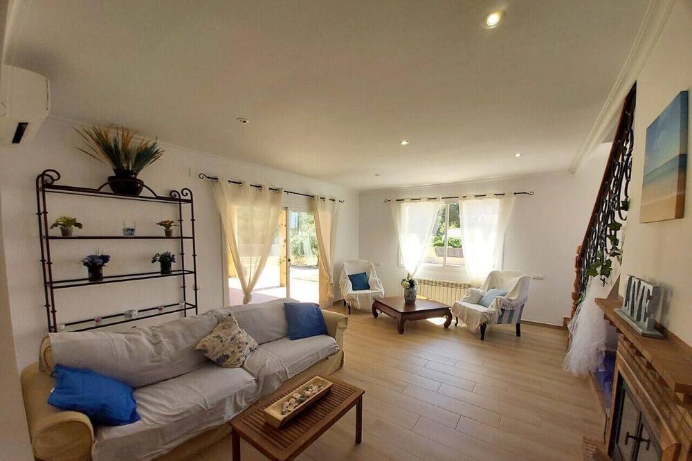 Photo of Livingroom in L Almadrava