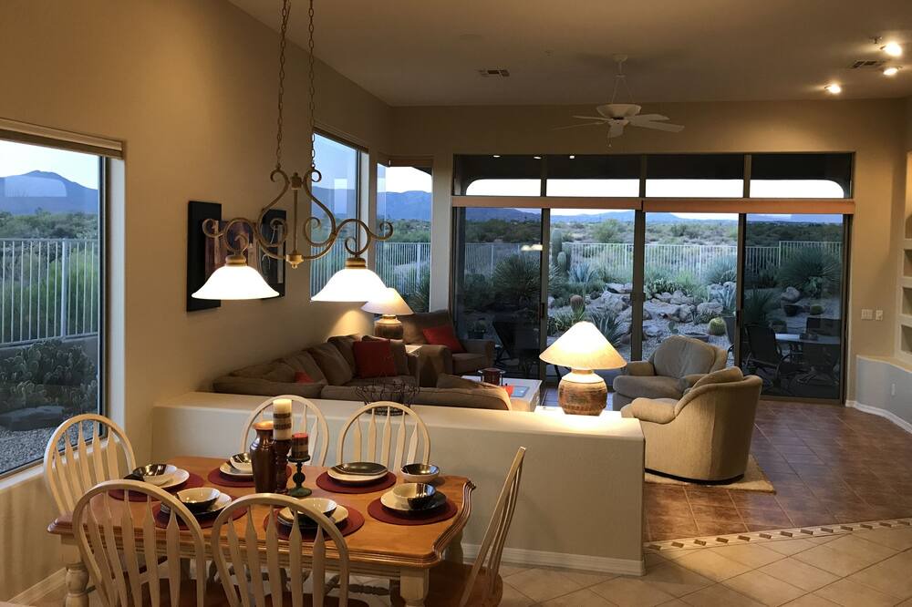 Photo of Livingroom in Legend Trail