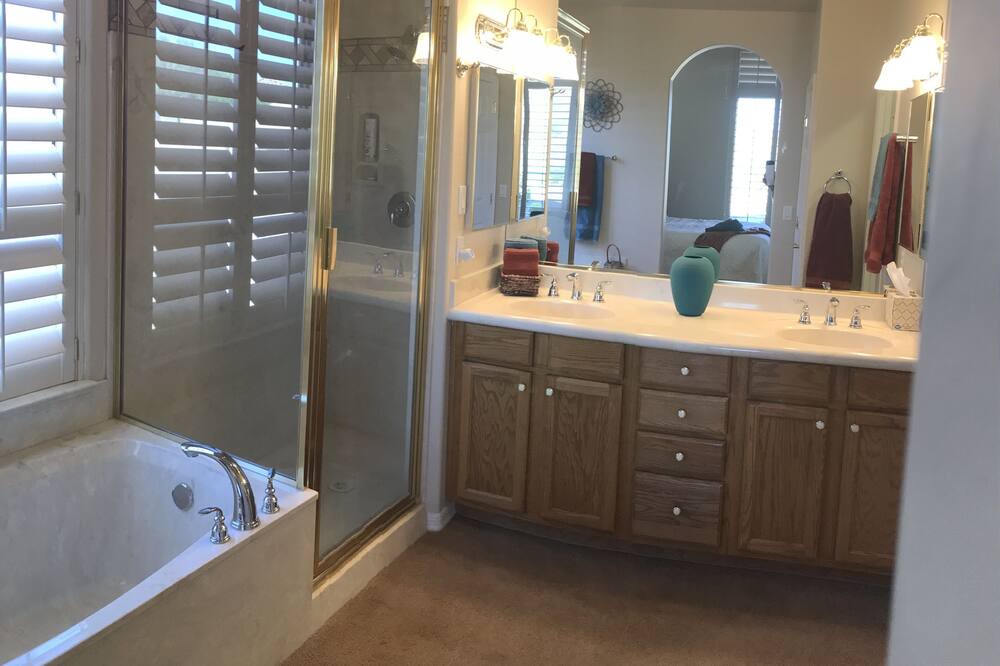 Photo of Bathroom in Legend Trail