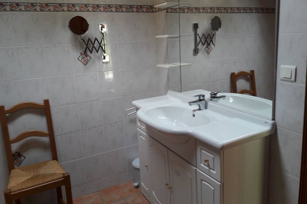 Photo of Bathroom in Bouloc