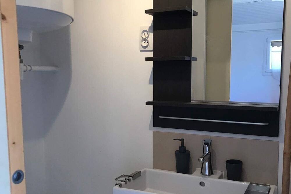 Photo of Bathroom in La Seyne-sur-Mer