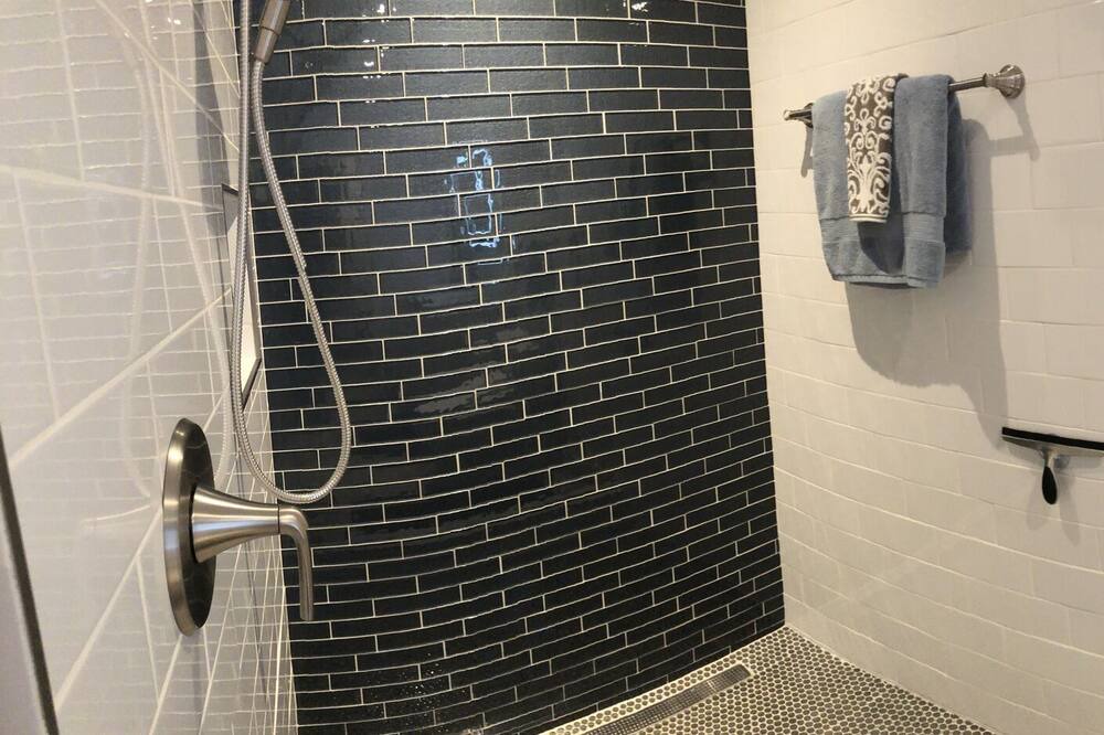 Photo of Bathroom in Central Corals