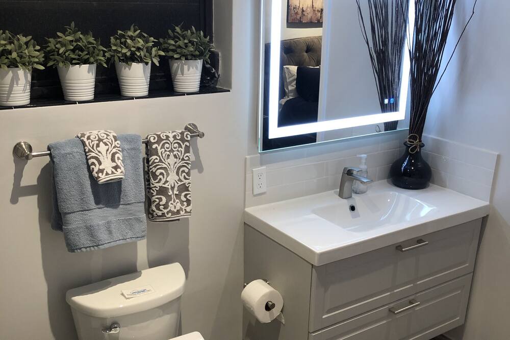 Photo of Bathroom in Central Corals