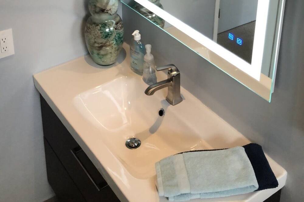 Photo of Bathroom in Central Corals