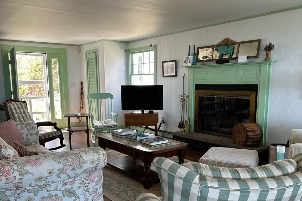 Photo of Livingroom in East Chop