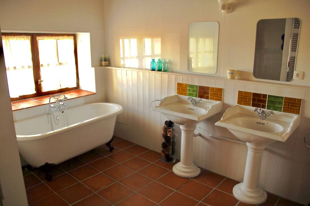 Photo of Bathroom in Villepinte