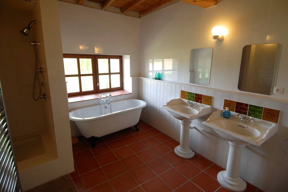 Photo of Bathroom in Villepinte