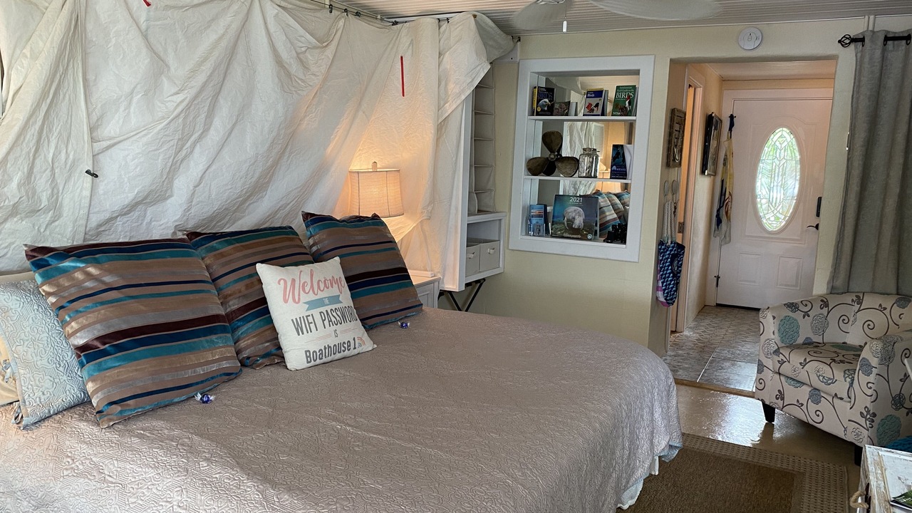 Photo of Bedroom in Springs at Kings Bay