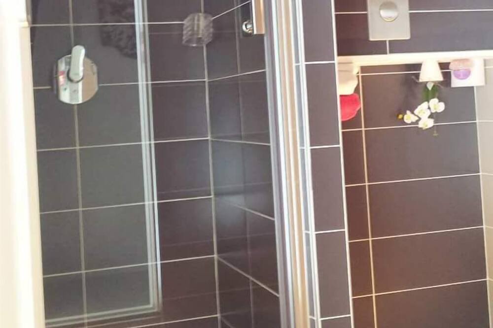 Photo of Bathroom in Capestang