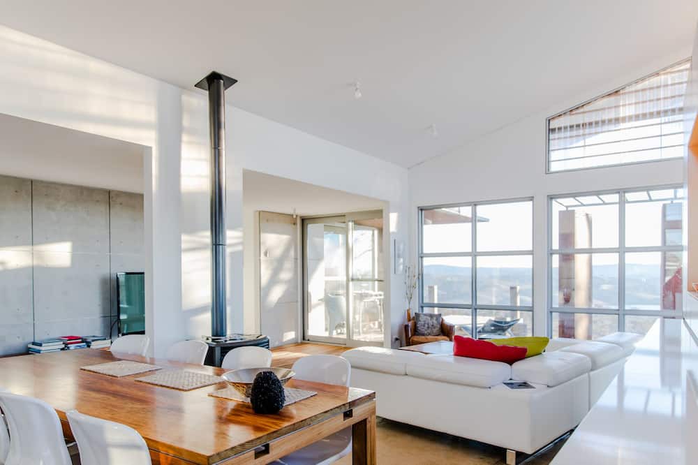 Photo of Livingroom in Central Tablelands