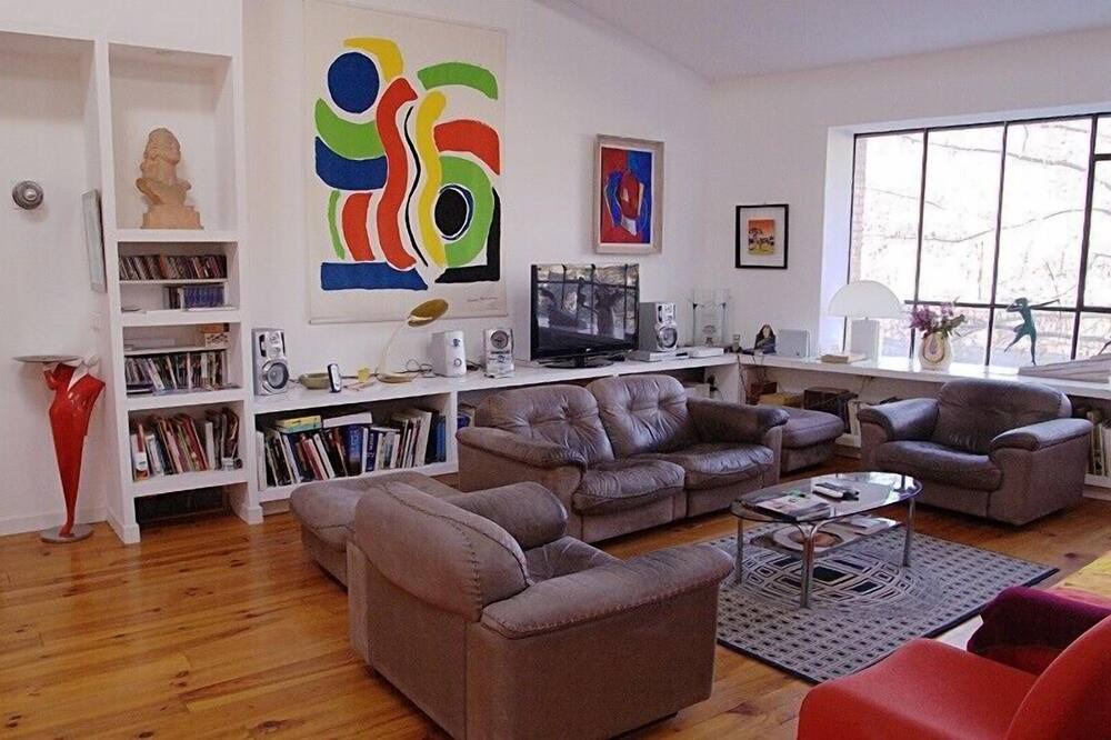 Photo of Livingroom in Sainte-Colombe-sur-lHers