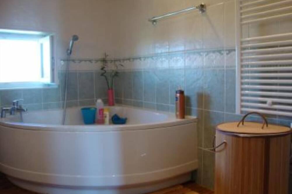 Photo of Bathroom in Lavaur