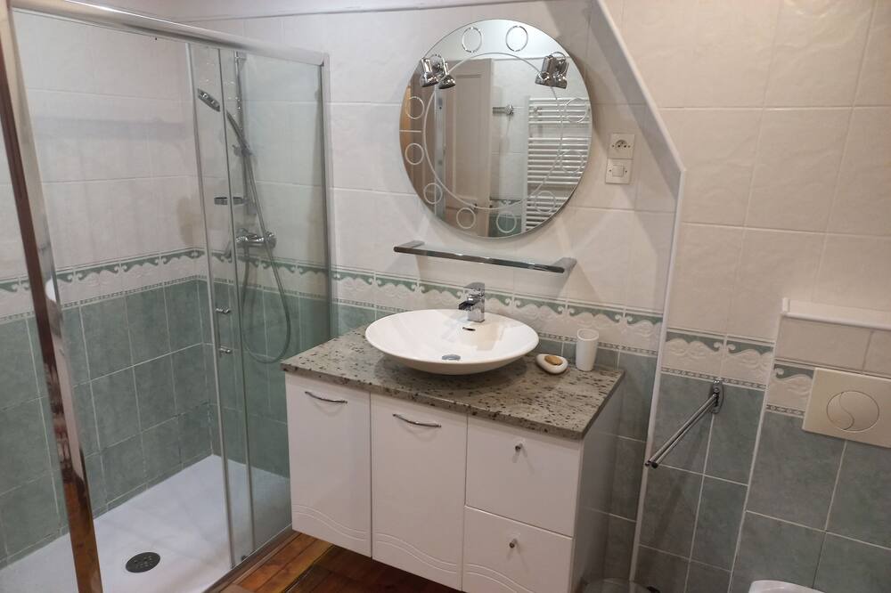 Photo of Bathroom in Lavaur