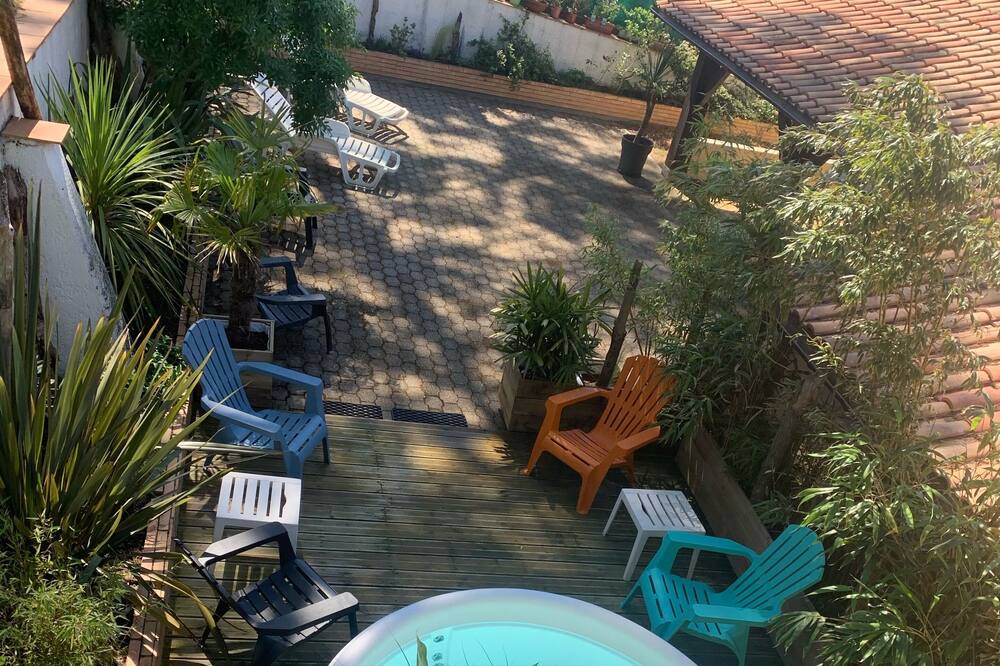Photo of Outdoor in Le Canon