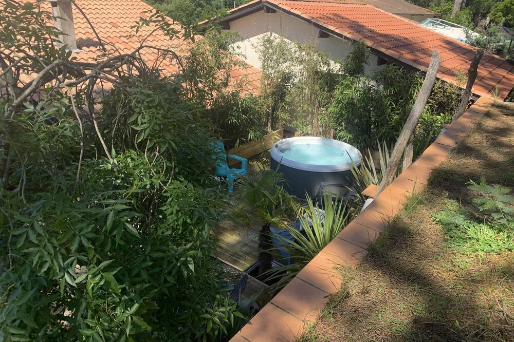 Photo of Outdoor in Le Canon