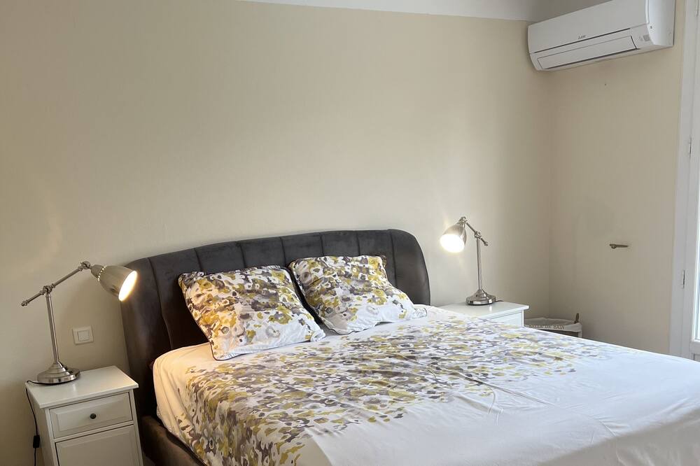 Photo of Bedroom in Saint-Genis