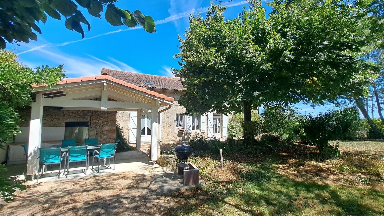 Photo of Outdoor in Saint-Pierre-de-Buzet