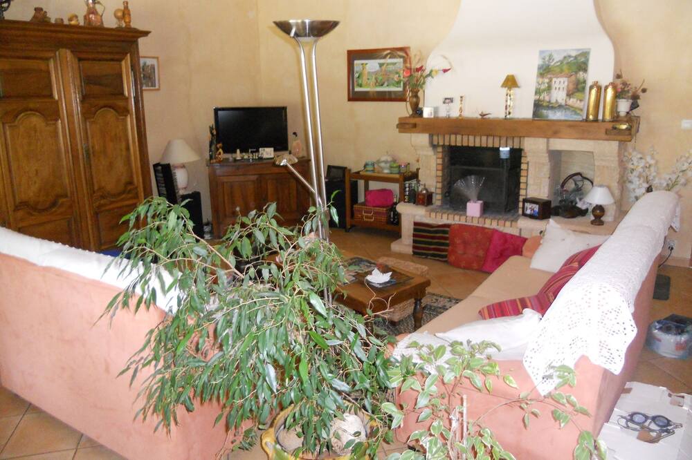 Photo of Livingroom in Fressac