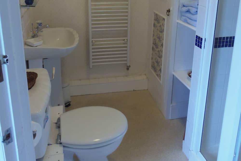 Photo of Bathroom in Nether Stowey