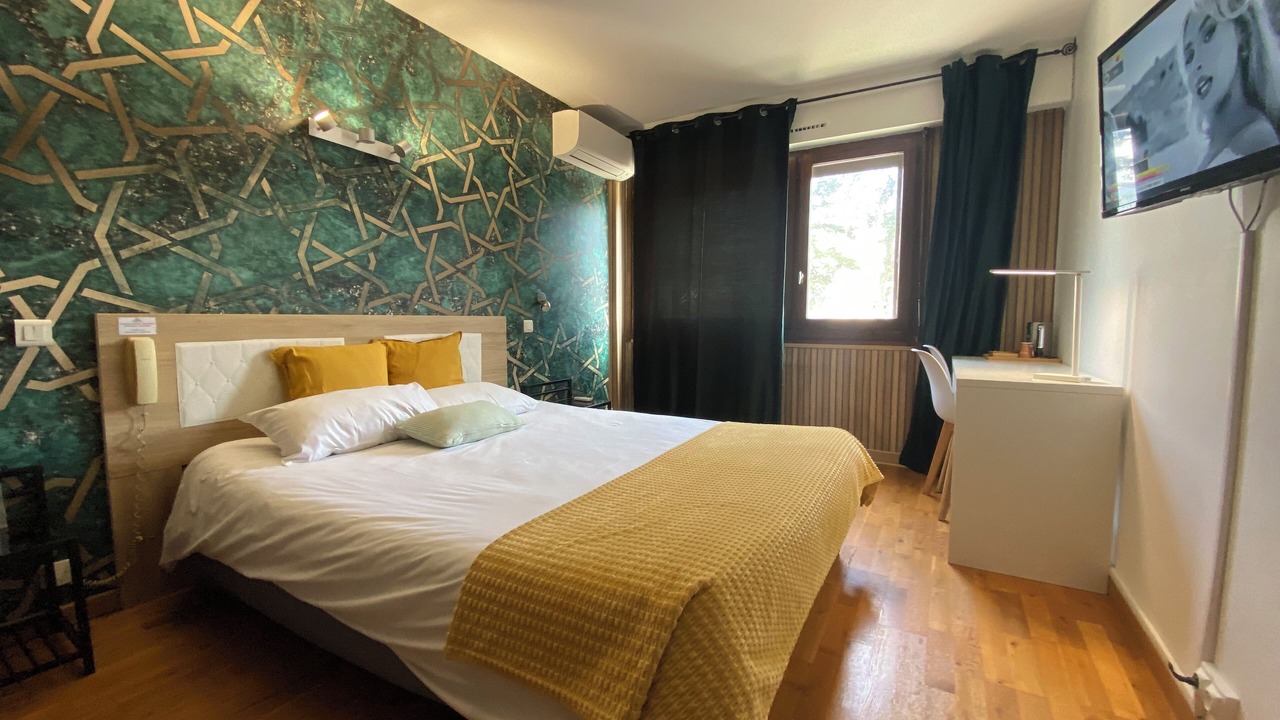 Photo of Bedroom in Saint-Julien-en-Genevois