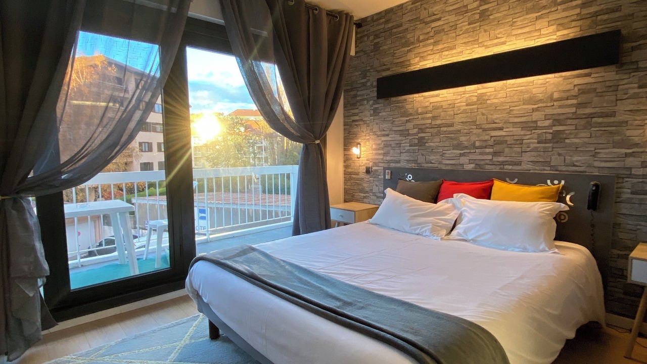 Photo of Bedroom in Saint-Julien-en-Genevois