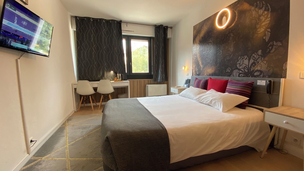 Photo of Bedroom in Saint-Julien-en-Genevois