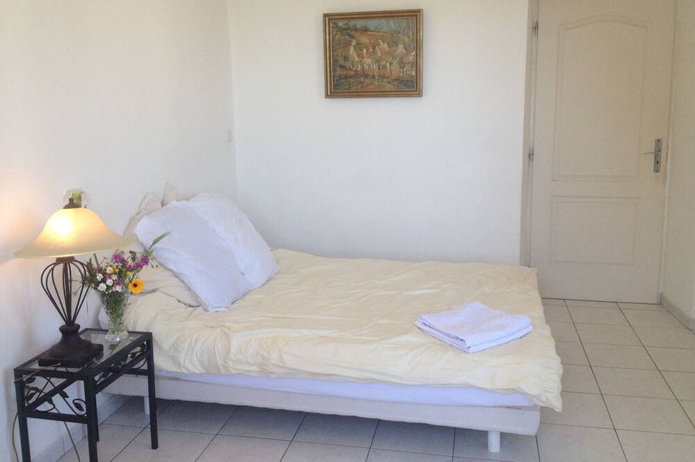 Photo of Bedroom in Guiselle