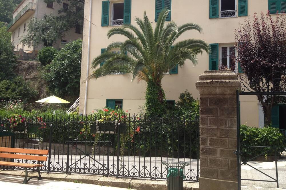 Photo of Outdoor in Guiselle