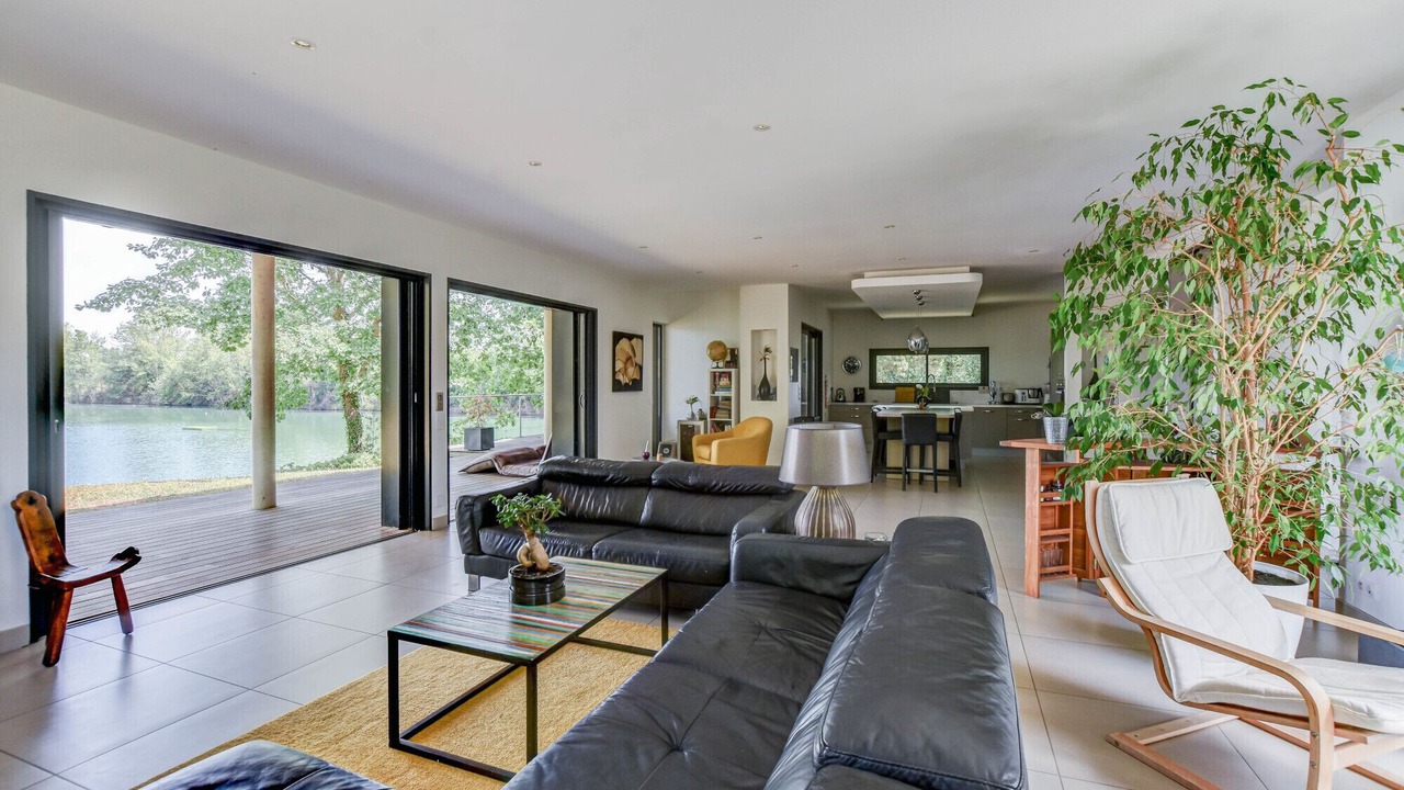 Photo of Livingroom in Lespinasse