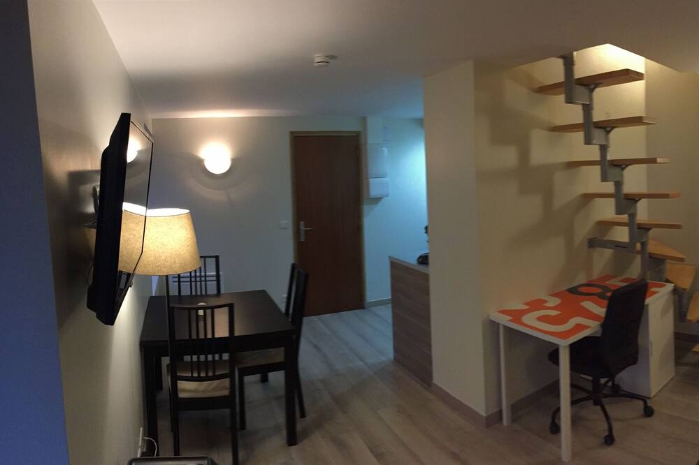 Photo of Livingroom in Jouy-en-Josas