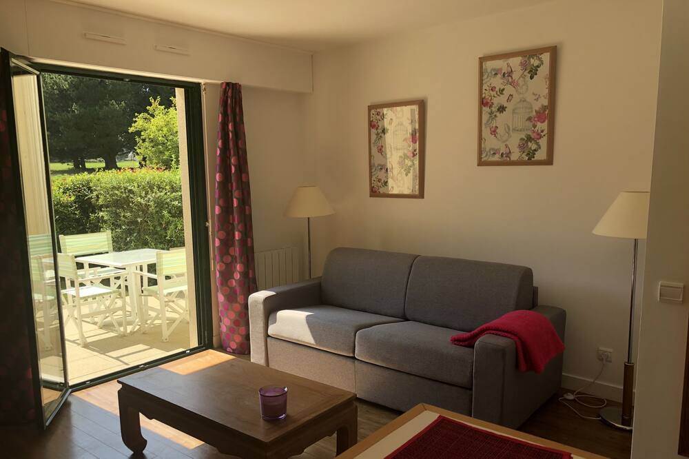 Photo of Livingroom in Saint-Andre-des-Eaux