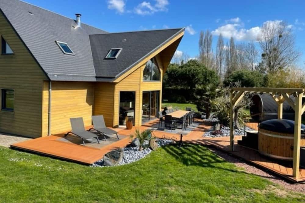 Photo of Outdoor in Le Bu-sur-Rouvres