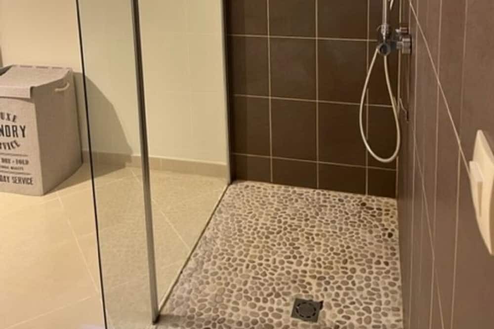 Photo of Bathroom in Le Bu-sur-Rouvres