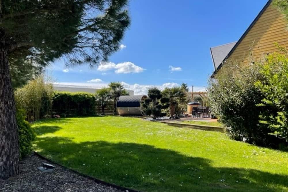 Photo of Outdoor in Le Bu-sur-Rouvres