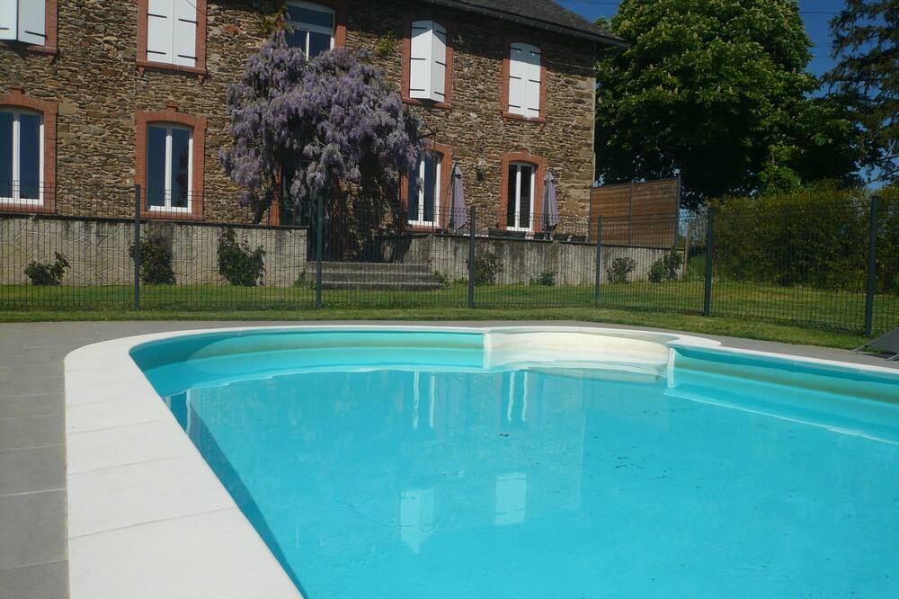 Photo of Outdoor in Montirat