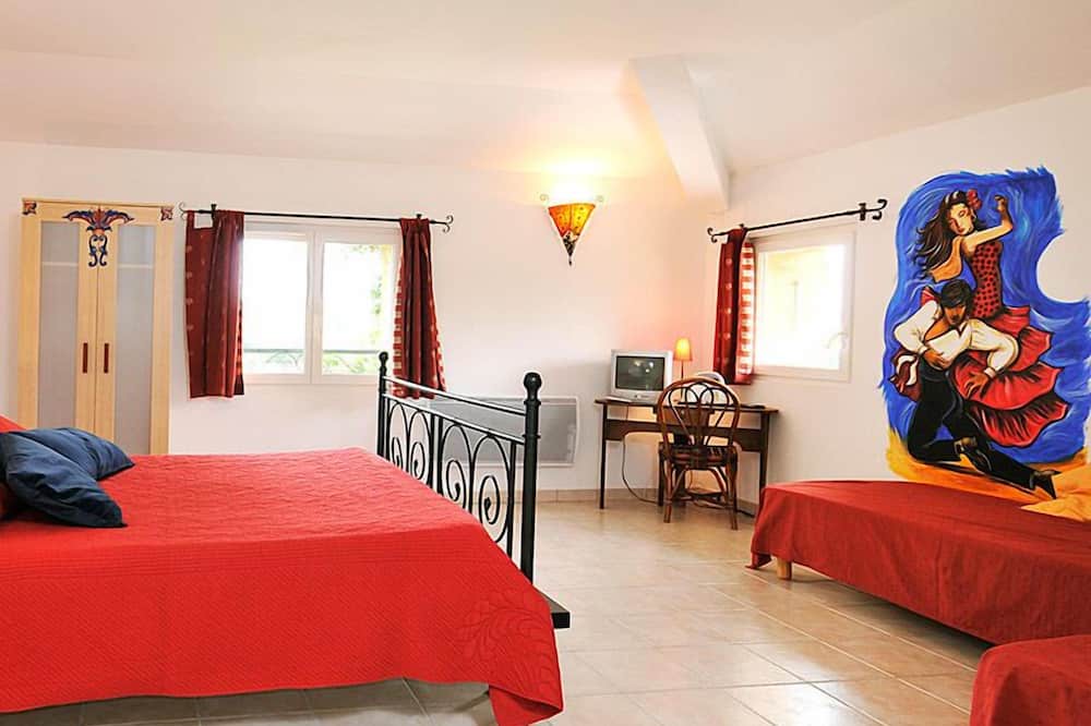 Photo of Bedroom in Aubiet